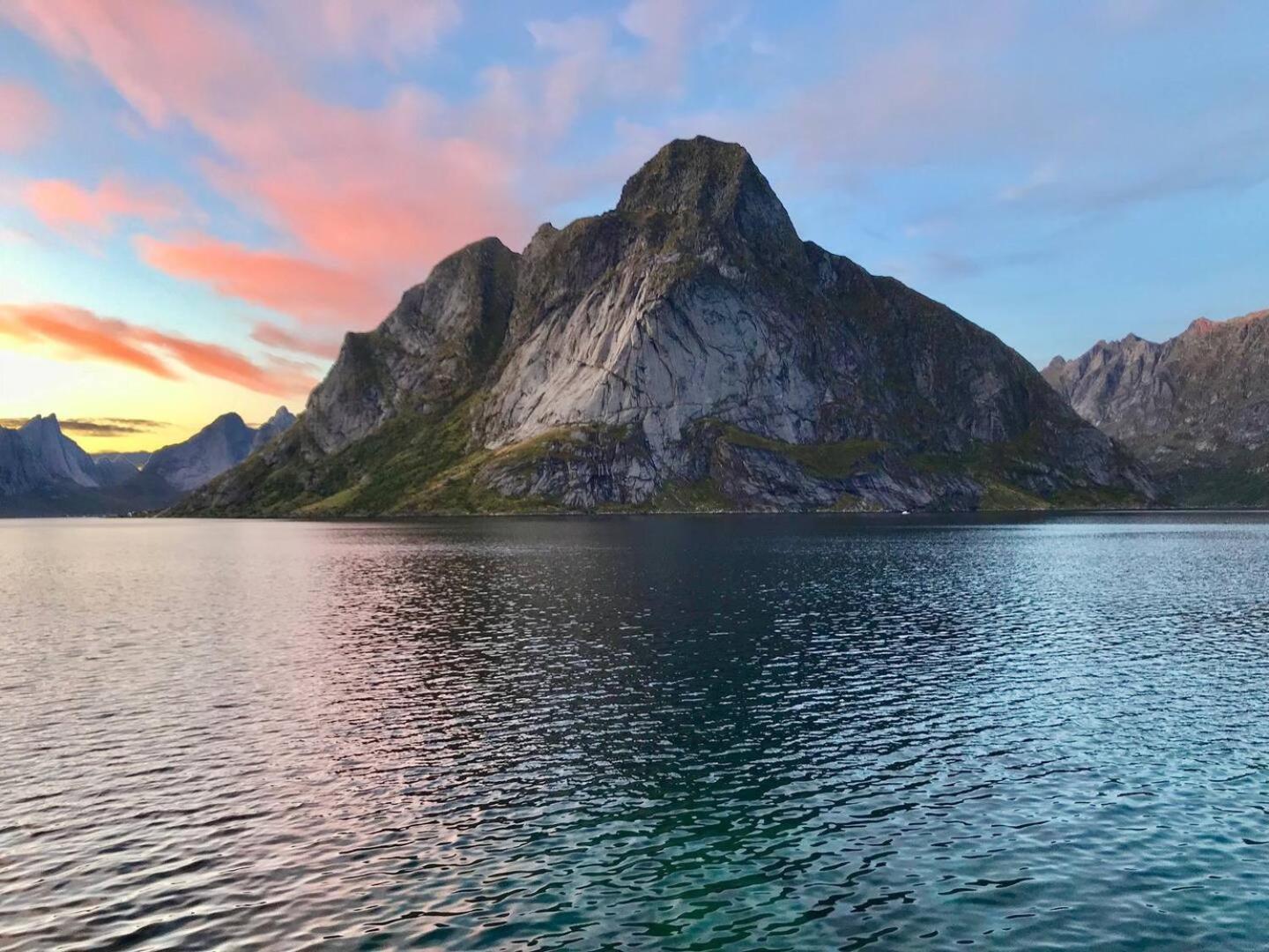 Reinefjorden Lodge ภายนอก รูปภาพ